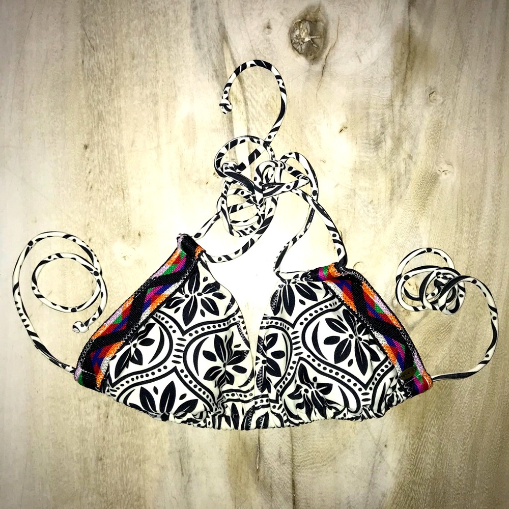 O’Neill bikini top size small